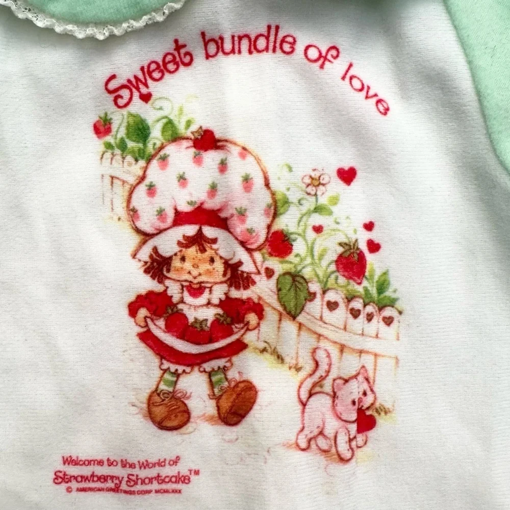 Vintage 1980 Lullaby Land Strawberry Shortcake Bodysuit Footie Pajama NB-3M Baby